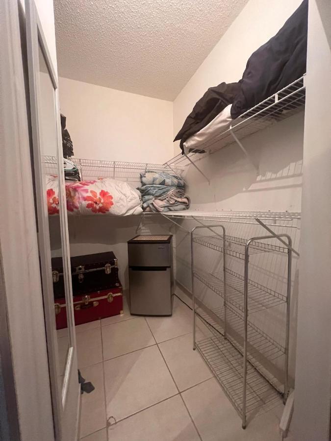 דייוי Master Room In Apartment מראה חיצוני תמונה